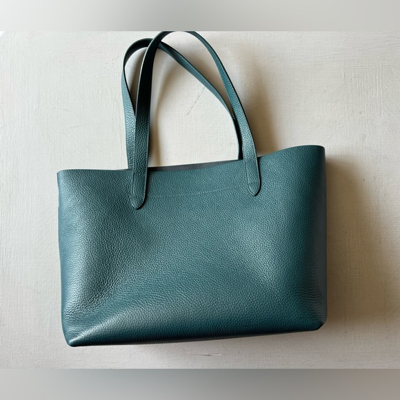 CUYANA Small Structured Leather Tote in Deep Ocean / Navy - Picture 7 of 15